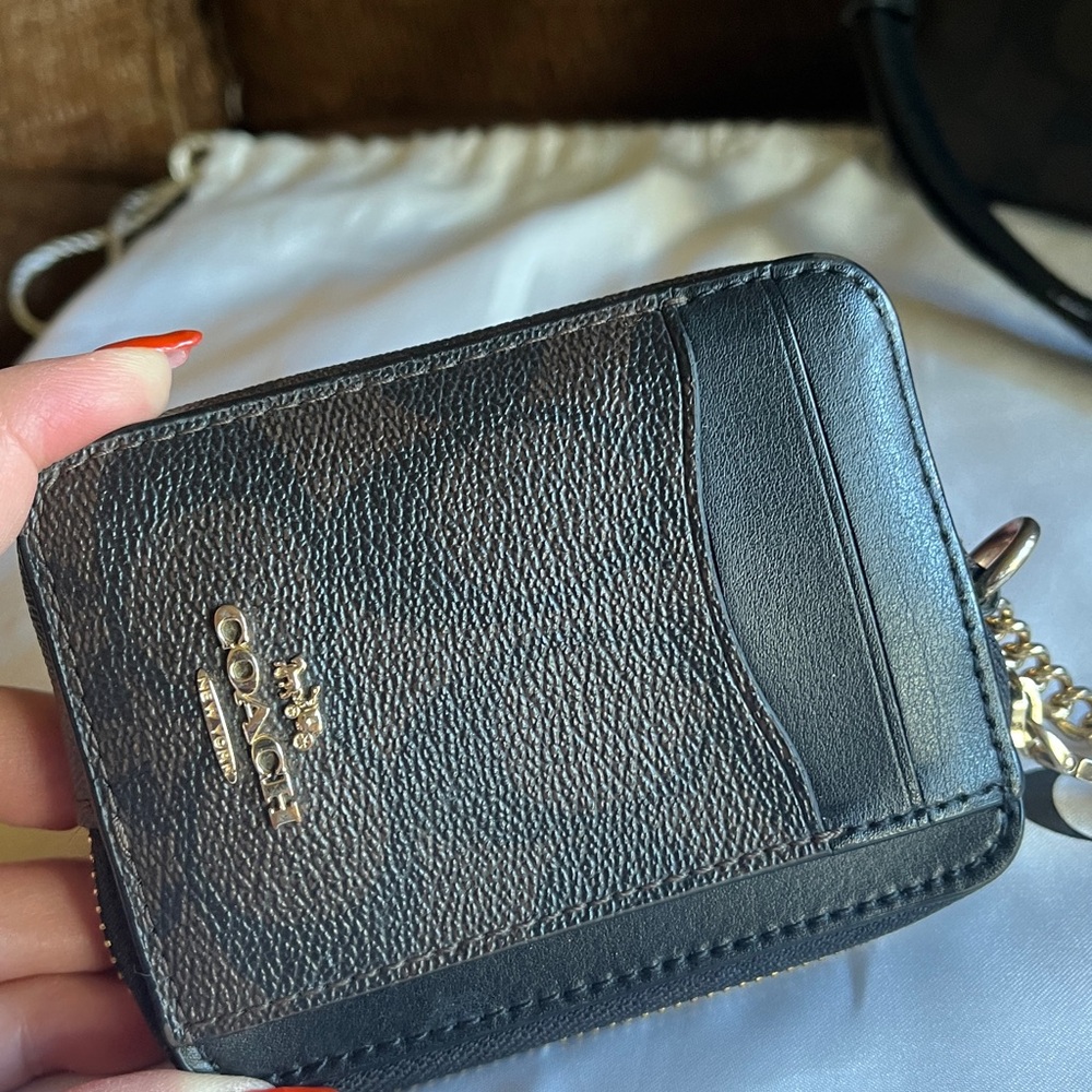 EUC Coach Mollie 25 tote with matching zip around wallet/coin purse. - Picture 5 of 9